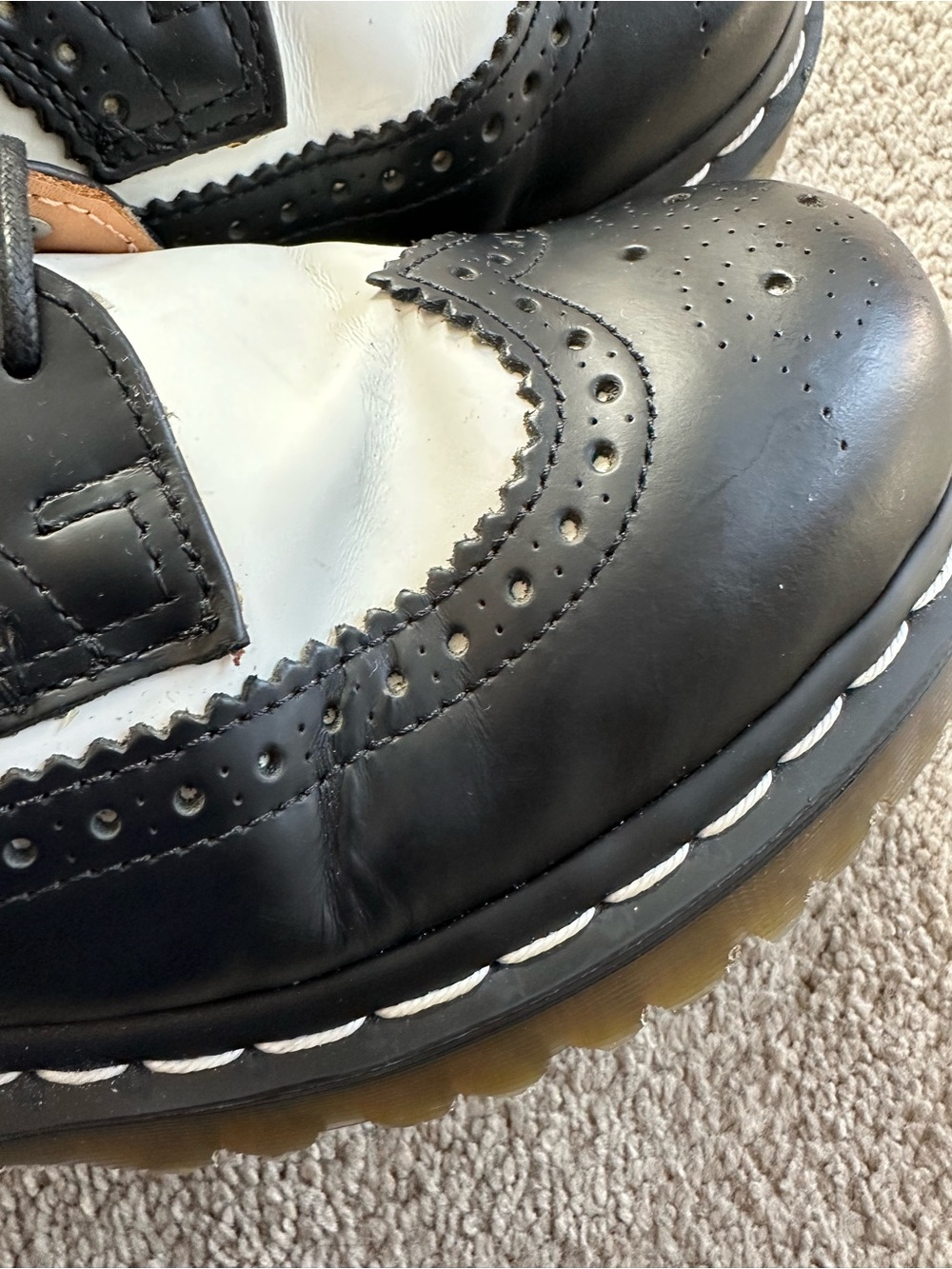 Dr. Martens 3989 Bex Wingtip Brogue Oxford Shoe Unisex - Picture 15 of 16